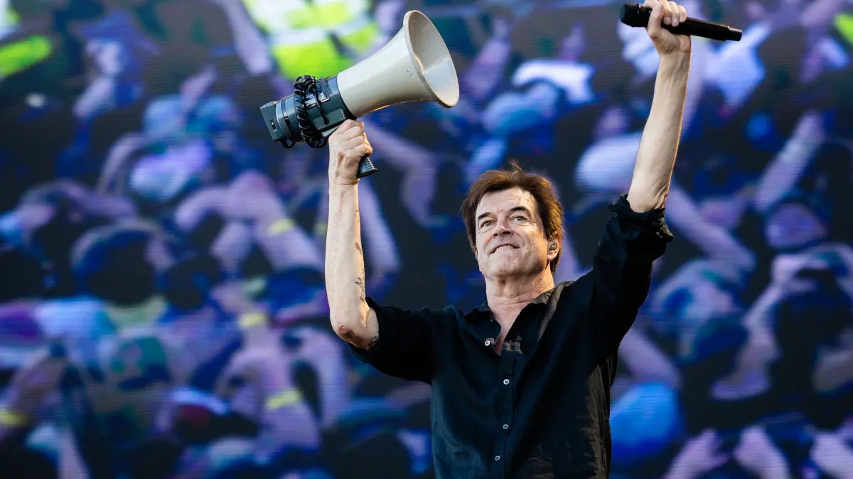 Tourauftakt der Abschiedstour der Toten Hosen in Stuttgart: 13.06.2026, Baden-Württemberg, Stuttgart: Campino und seine Band Die Toten Hosen starten auf dem Cannstatter Wasen den deutschen Auftakt ihrer Abschiedstour «Trink Aus! Wir Müssen Gehen - Tour 2026». Foto: Christoph Schmidt/dpa +++ dpa-Bildfunk +++
