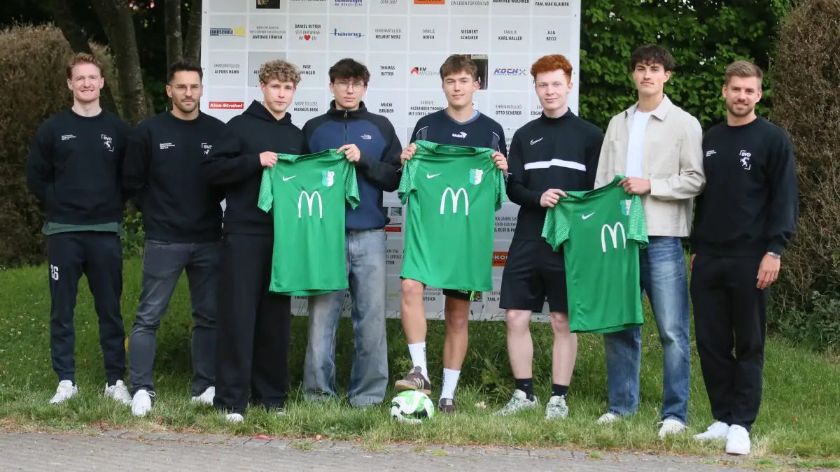 (v. links) Trainer Matthias Mauz, Marc Wissmann, Timo Müller, Paul Wagner, Fabian Klein, Thilo Gaus, Frederik Schwab und Marius Oberle (Sportliche Leiter).