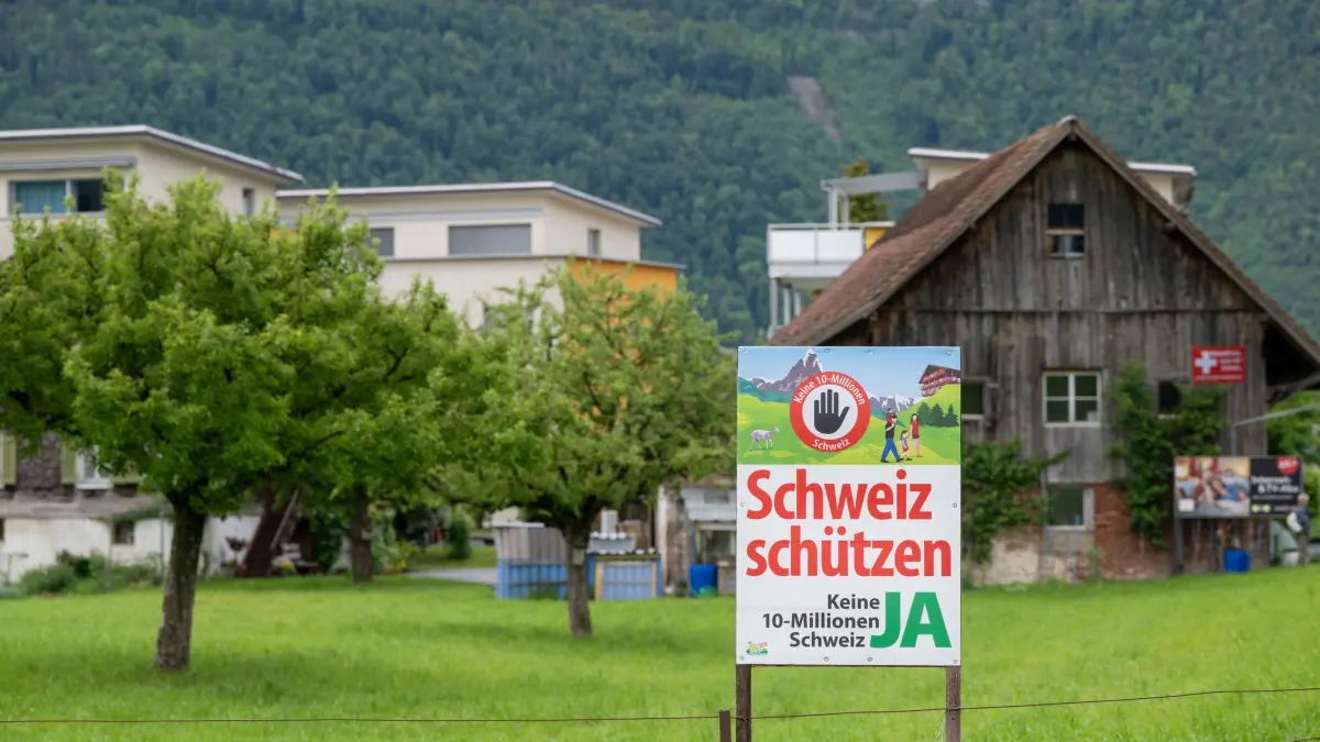 Schweizer stimmen über Obergrenze für Bevölkerung ab