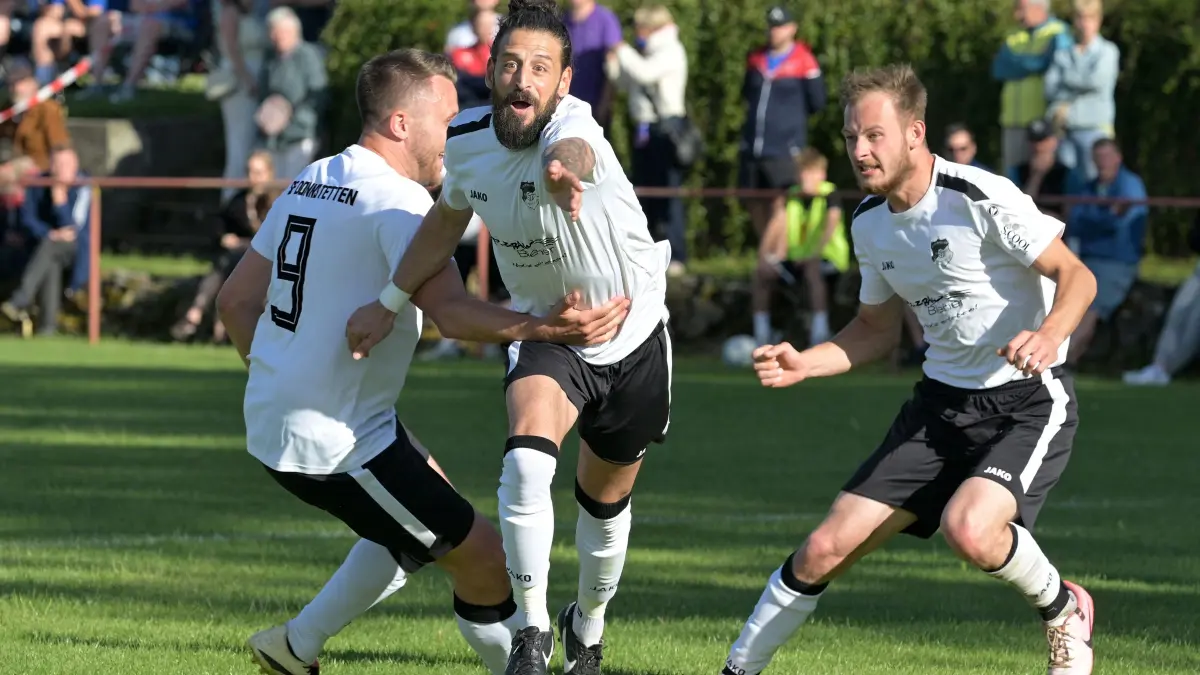 Leonardo Bruno war nicht zu halten, sein Elfer auch nicht, der Donnstetten ins Relegations-Finale führte.