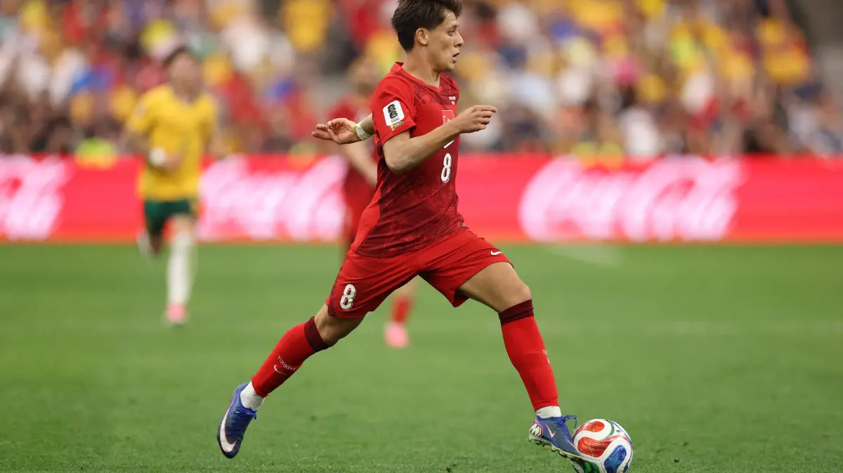 Australia v Türkiye: Group D - FIFA World Cup 2026: VANCOUVER, BRITISH COLUMBIA - JUNE 13: Arda Guler #8 of Turkiye runs with the ball during the FIFA World Cup 2026 Group D match between Australia and Türkiye at BC Place Vancouver on June 13, 2026 in Vancouver, British Columbia. Stu Forster/Getty Images/AFP (Photo by Stu Forster / GETTY IMAGES NORTH AMERICA / Getty Images via AFP)