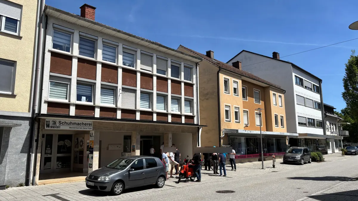 AfD eröffnet „patriotisches Zentrum“ in der Bahnhofsstraße in Vöhringen.