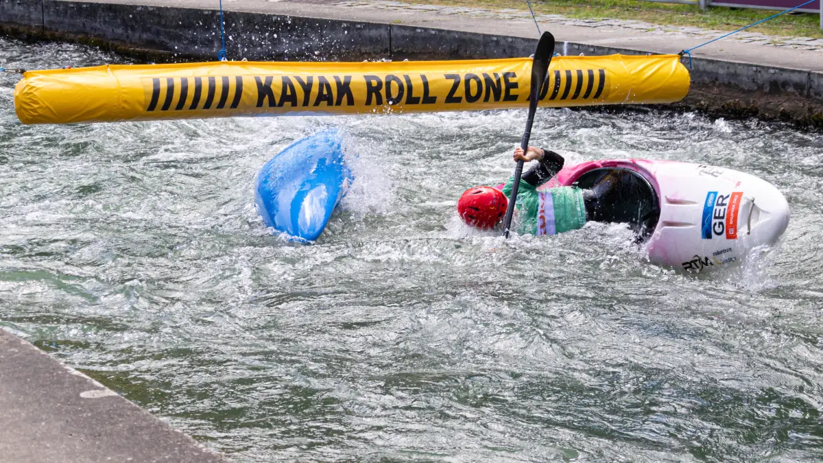 ICF Kanu Slalom Weltcup 2026 Eiskanal Augsburg: Kajak Cross, Pflichtfigur Eskimorolle ICF Kanu Slalom Weltcup 2026 Eiskanal Augsburg *** Kayak cross, compulsory figure Eskimo roll ICF Canoe Slalom World Cup 2026 Eiskanal Augsburg
