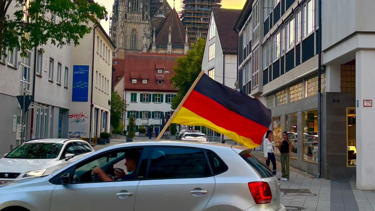 Autokorso in Ulm nach Auftaktspiel Deutschlands bei der Fußball-WM