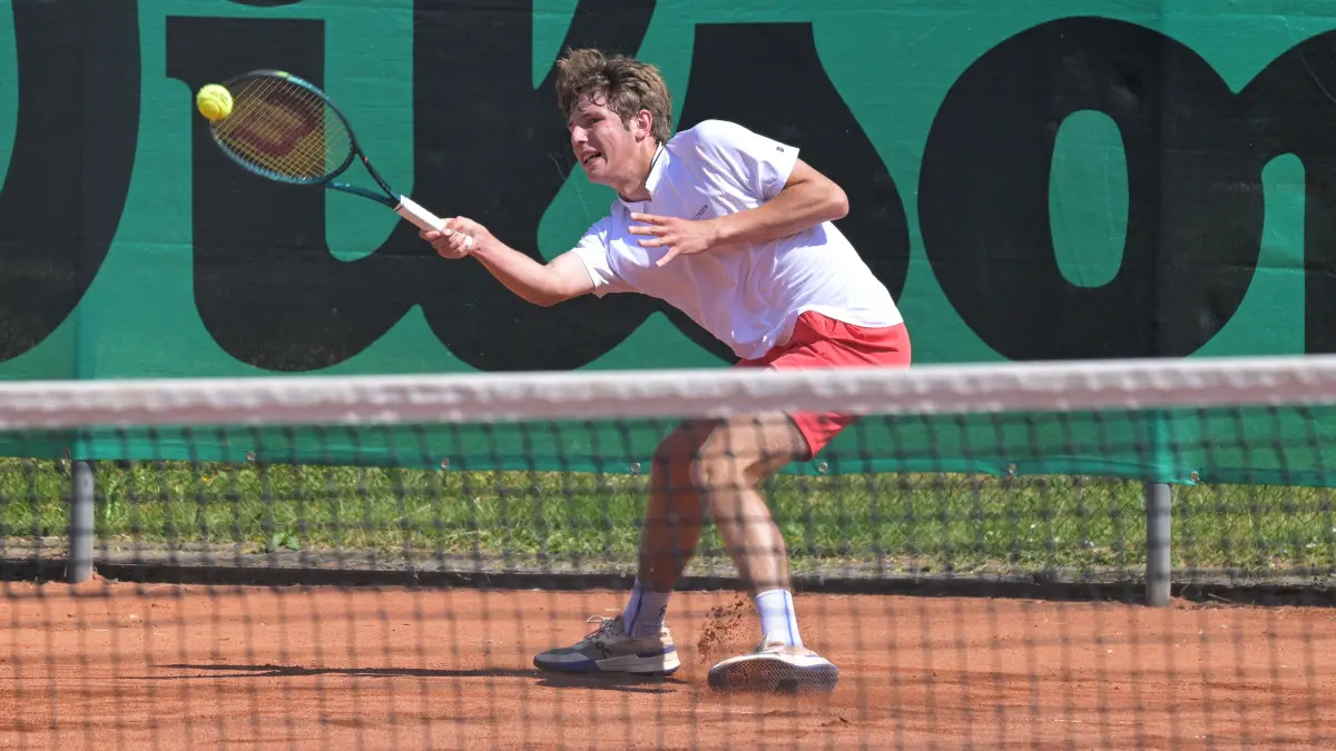 Daniel Heinz machte kurzen Prozess, die Kollegen auch. Die Herren 2 des TC Metzingen freuten sich über einen 8:1-Sieg gegen Großbettlingen.