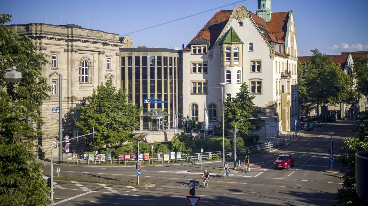 In die Volksbank am Olgaplatz sollen Wohnungen