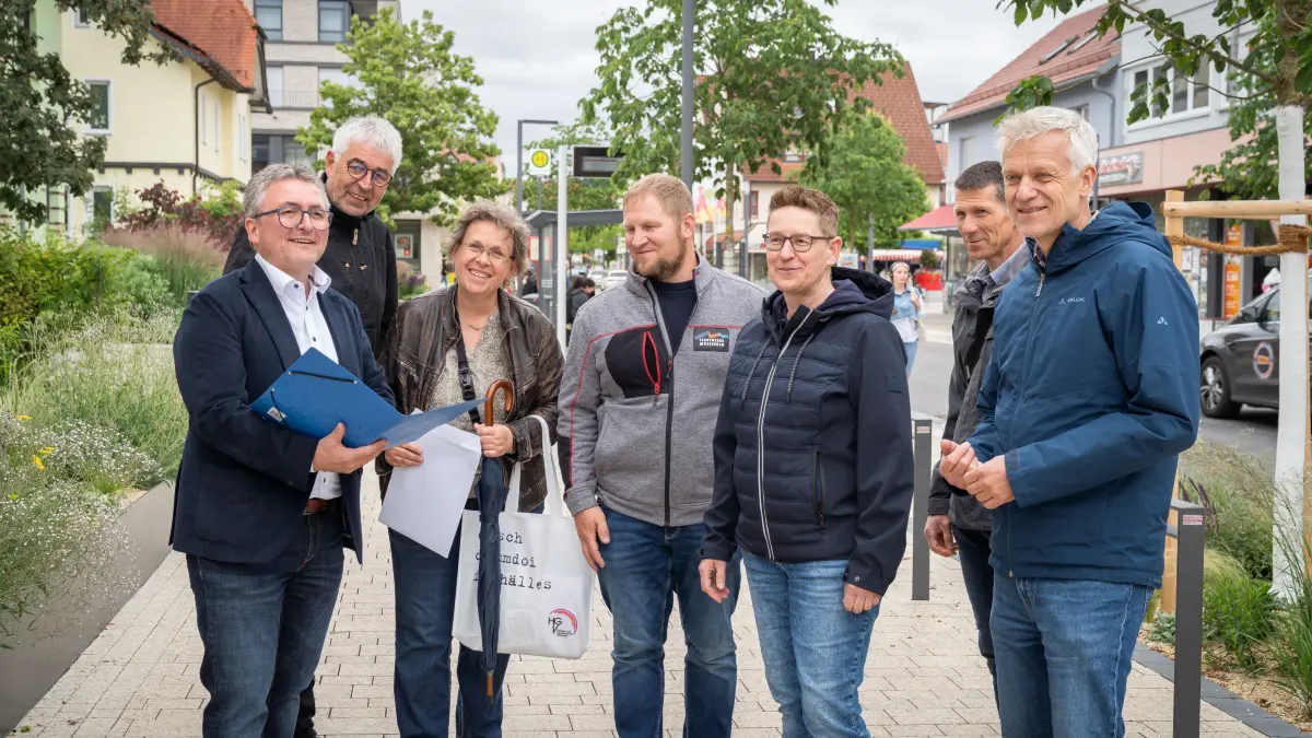 Die Verwaltungsmannschaft freut sich auf das große Festwochenende (von links): Oberbürgermeister Michael Bulander, Bürgermeister Martin Gönner, Wirtschaftsförderin Daniela Löbbe, Johannes Klett (Stadtwerke), Sandra Held, Sachgebietsleitung Tiefbau, Marcus Steimle und Grünmanager Markus Lutz.