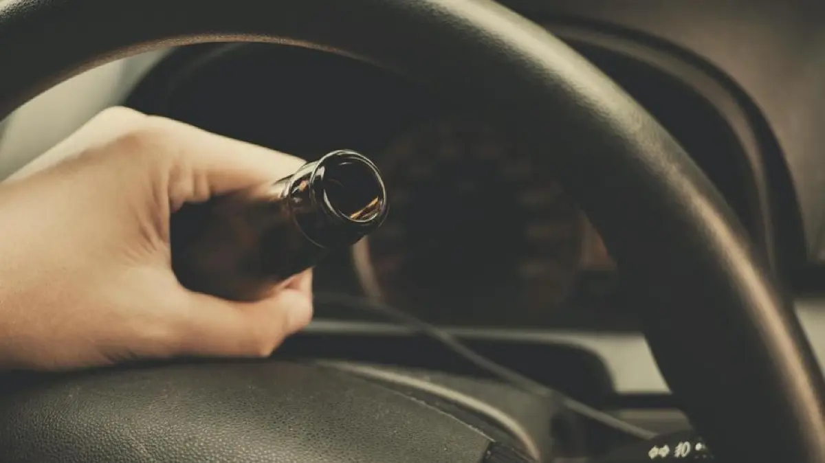 Blaulicht Alkoholtest Promille Alkohol Steuer Fahrzeug Autofahrer Symbolfoto Schwabo LZ OV