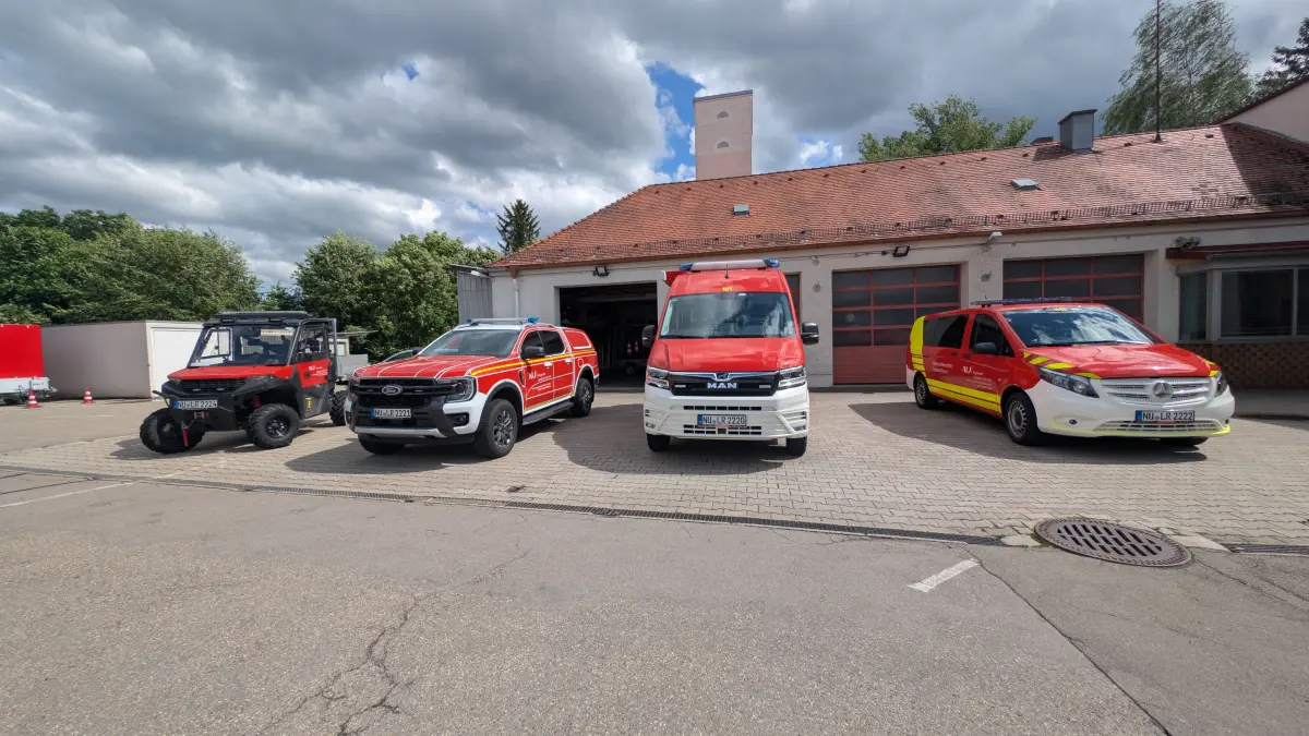 Vier neue Fahrzeuge wurden aus Mitteln des Freistaats für die Führungseinheit der neuen schwäbischen Ölwehr angeschafft.