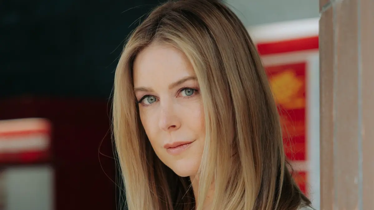 Jessica (Nina Ensmann) bringt sich unfreiwillig selbst in Gefahr.