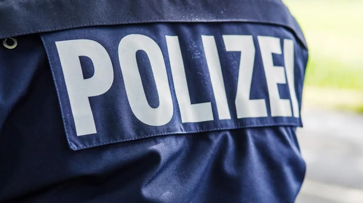 Polizei Schriftzug Blaulicht Symbolfoto Schwabo LZ OV