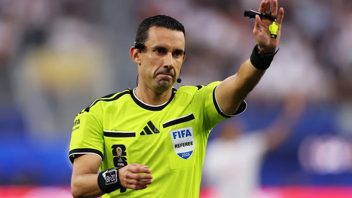 IR Iran v New Zealand: Group G - FIFA World Cup 2026: LOS ANGELES, CALIFORNIA - JUNE 15: Referee Cesar Arturo Ramos Palazuelos looks on during the FIFA World Cup 2026 Group G match between IR Iran and New Zealand at Los Angeles Stadium on June 15, 2026 in Los Angeles, California. Richard Heathcote/Getty Images/AFP (Photo by Richard HEATHCOTE / GETTY IMAGES NORTH AMERICA / Getty Images via AFP)