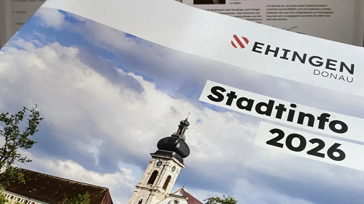 Neu aufgelegt: Die Infobroschüre der Stadt Ehingen.