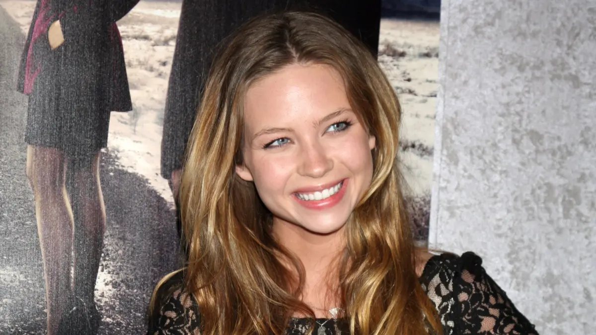 LOS ANGELES - JAN 12: Daveigh Chase arrives at the "Big Love" Season 5 Premiere at Director's Guild of America on January 12, 2010 in Los Angeles, CA