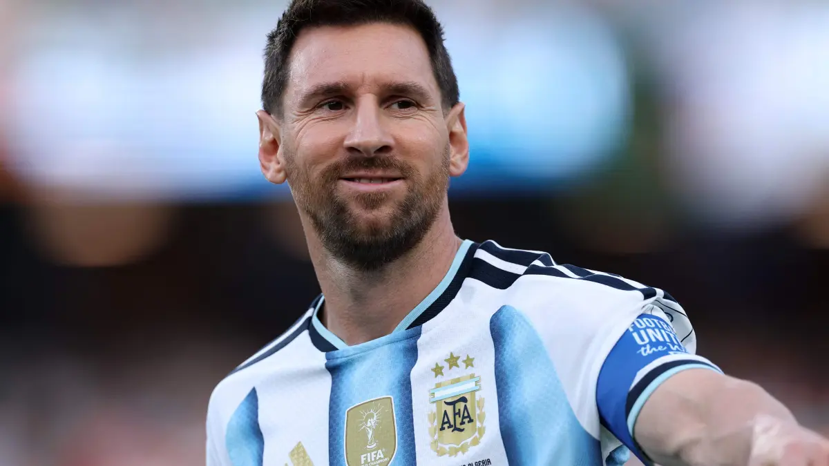 Argentina v Algeria: Group J - FIFA World Cup 2026: KANSAS CITY, MISSOURI - JUNE 16: Lionel Messi #10 of Argentina during the FIFA World Cup 2026 Group J match between Argentina and Algeria at Kansas City Stadium on June 16, 2026 in Kansas City, Missouri. Michael Steele/Getty Images/AFP (Photo by MICHAEL STEELE / GETTY IMAGES NORTH AMERICA / Getty Images via AFP)