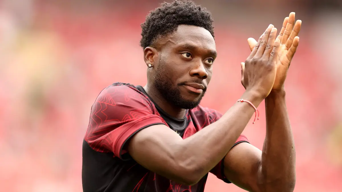 Canada v Qatar: Group B - FIFA World Cup 2026: VANCOUVER, BRITISH COLUMBIA - JUNE 18: Alphonso Davies #19 of Canada warms up before the FIFA World Cup 2026 Group B match between Canada and Qatar at BC Place Vancouver on June 18, 2026 in Vancouver, British Columbia. Fran Santiago/Getty Images/AFP (Photo by Fran Santiago / GETTY IMAGES NORTH AMERICA / Getty Images via AFP)