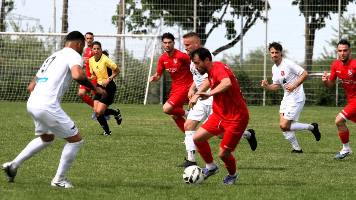 Fußball-Landesliga, TV Oeffingen gegen SSV Schwäbisch Hall, Torschütze Maldin Ymeraj