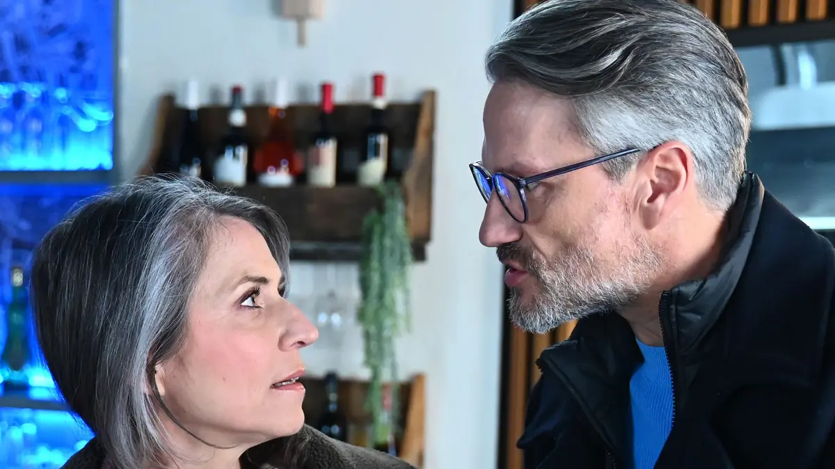 Daniela (Berrit Arnold) und Henning (Stefan Bockelmann) bekommen eine erschütternde Diagnose.