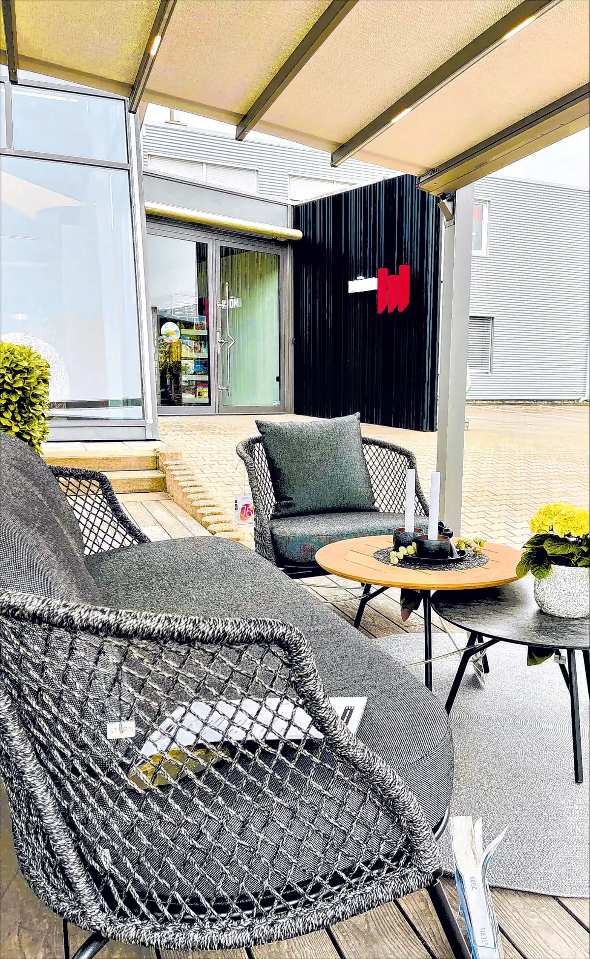 Die großzügig angelegte, ganzjährig geöffnete Outdoor-Welt von Möhn zeigt auf einer Fläche von mehr als 800 Quadratmetern die Vielfalt des Produktportfolios. Das Familienwochenende am Samstag, 27., und Sonntag, 28. Juni, bietet von 10 bis 17 Uhr reichlich Gelegenheit, sich inspirieren zu lassen und die hochwertigen Lösungen im Einsatz zu erleben.⇥Fotos: Unternehmen