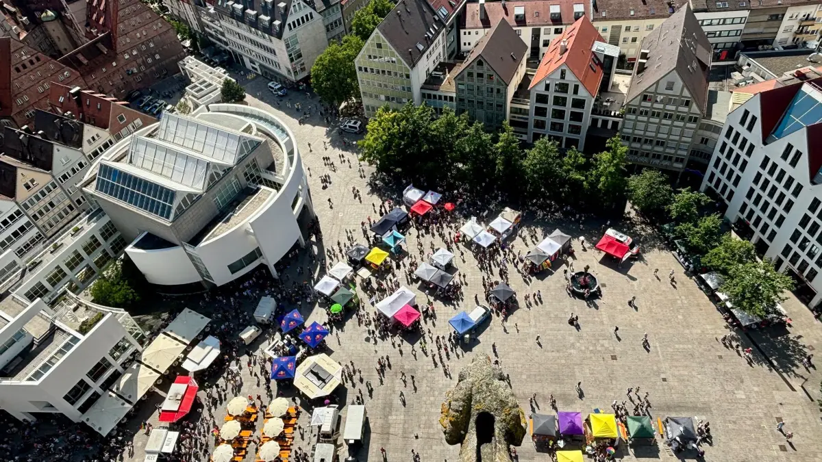 Die Menschen suchen jetzt aber erstmal schattige Bereiche