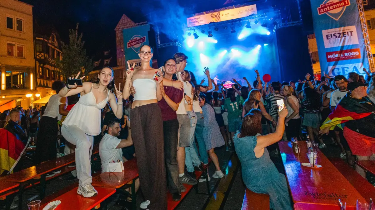 Reutlingen Stadtfest 2026, 19. und 20. Juni 2026, Innenstadt Party Menschen Altstadt feiern