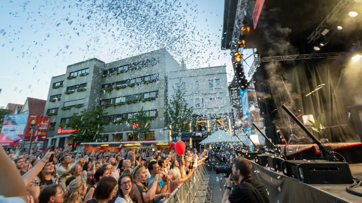 Reutlingen Stadtfest 2026, 19. und 20. Juni 2026, Innenstadt Party Menschen Altstadt feiern