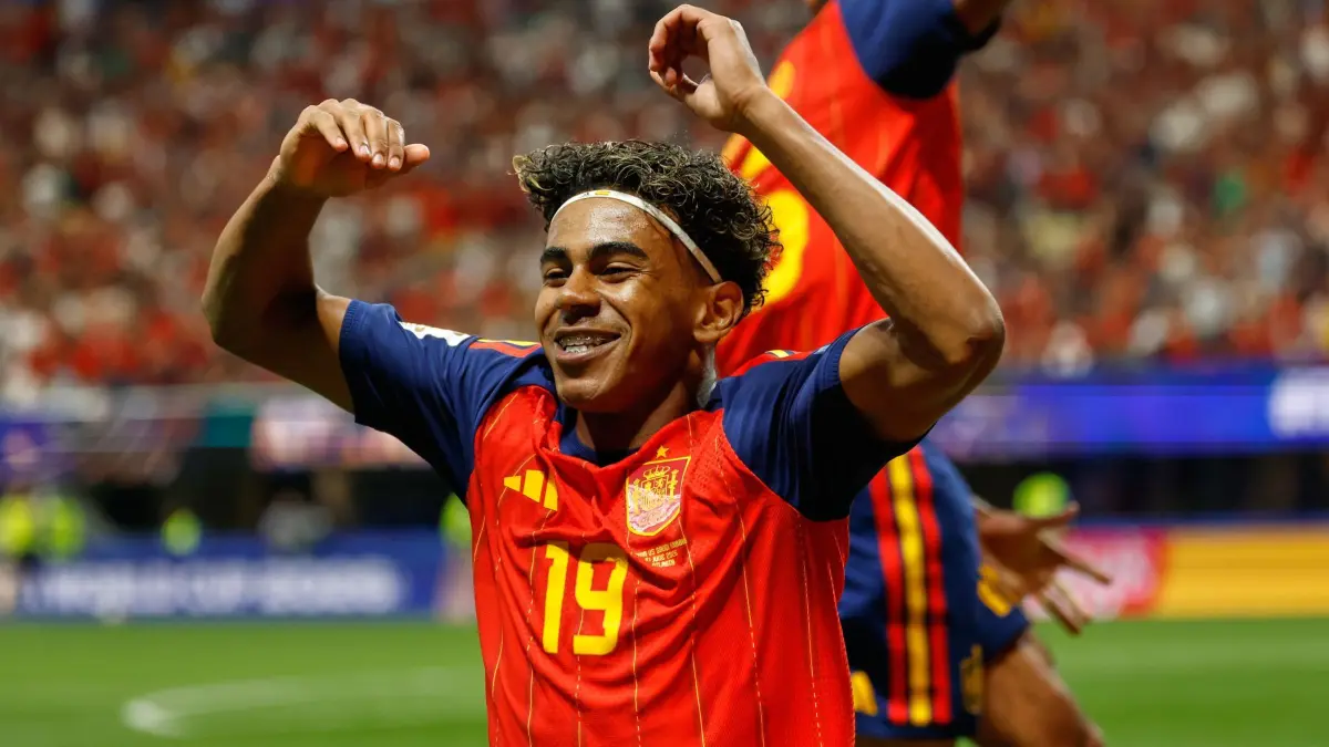 WM 2026 - Spanien - Saudi-Arabien: 21.06.2026, USA, Atlanta: Fußball, Männer, WM, Spanien - Saudi-Arabien, Vorrunde, Gruppe H, 2. Spieltag, Atlanta-Stadion. Der Spanier Lamine Yamal jubelt nach seinem Tor zum 1:0. Foto: Erik S.Lesser/AP/dpa +++ dpa-Bildfunk +++