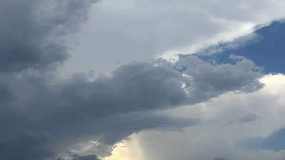 Über dem Zollernalbkreis bilden sich am Sonntag Gewitter.