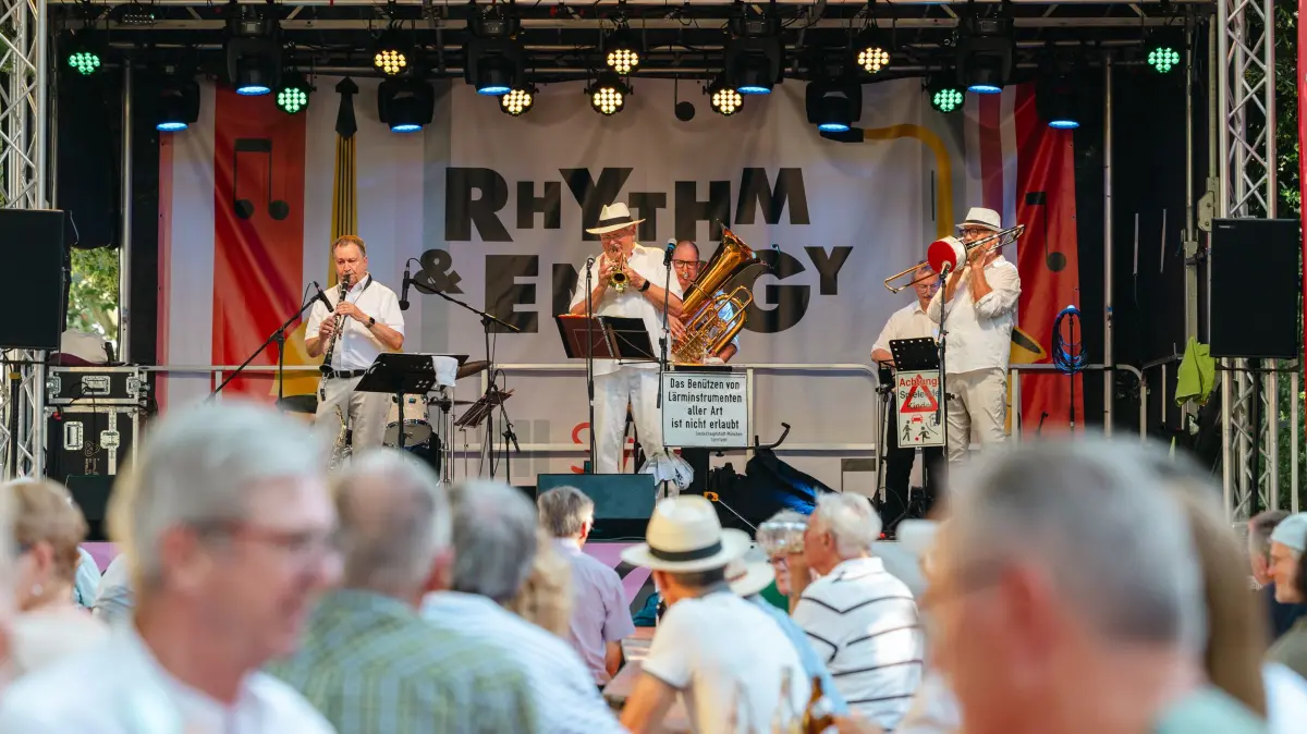 Reutlingen Stadtfest 2026, 19. und 20. Juni 2026, Innenstadt Party Menschen Altstadt feiern