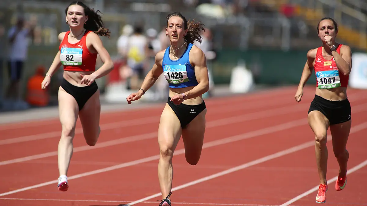 Nr. 1426: Daria Peter, LAV Tübingen / 200 Meter
Süddeutsche Leichtathletik-Meisterschaften der Aktiven und Jugend U18 in Koblenz (Stadion Oberwerth, 21.06.2026)
Fotograf: Ralf Görlitz
Veröffentlichung nur gegen Honorar und Urhebervermerk. Mit der Honorarzahlung wird ein einfaches Nutzungsrecht erworben. Verwendung außerhalb journalistischer Zwecke nur mit ausdrücklicher Zustimmung des Urhebers.