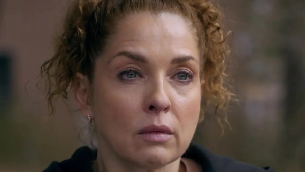 Nina (Maria Wedig) steht bei GZSZ nach ihrem Doppelmord mächtig unter Druck.