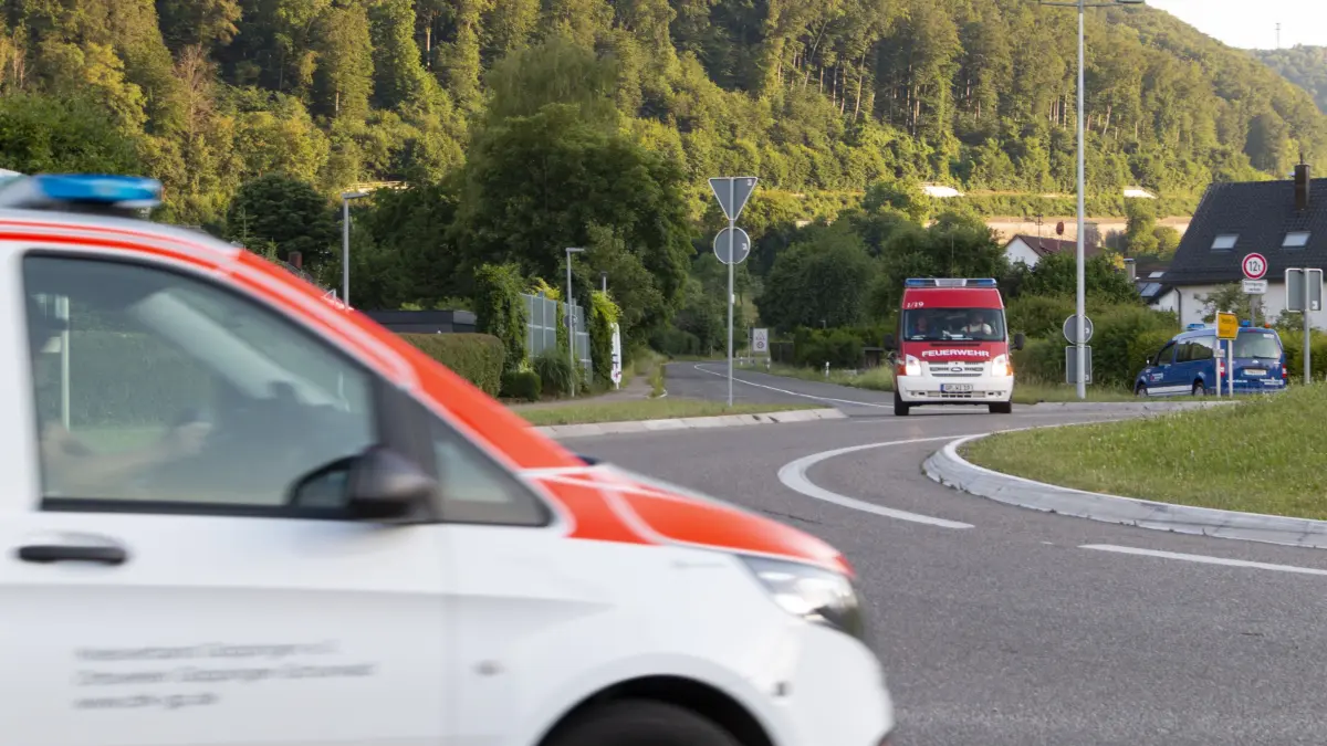Mühlhausen, Kreisverkehr, Sperrung wegen Gefahrguttransporter auf der A8