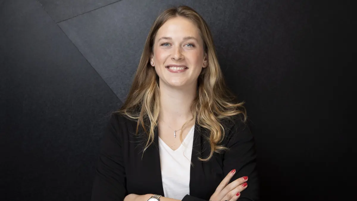 Maike Roth schreibt derzeit ihre Doktorarbeit am Lehrstuhl für "Social Choice and Collective Decision Making" an der Universität Mainz.