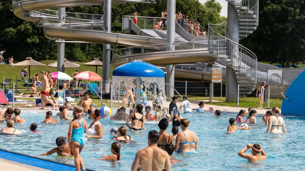 Göppingen Hitze Hitzeperiode volles Freibad GP
