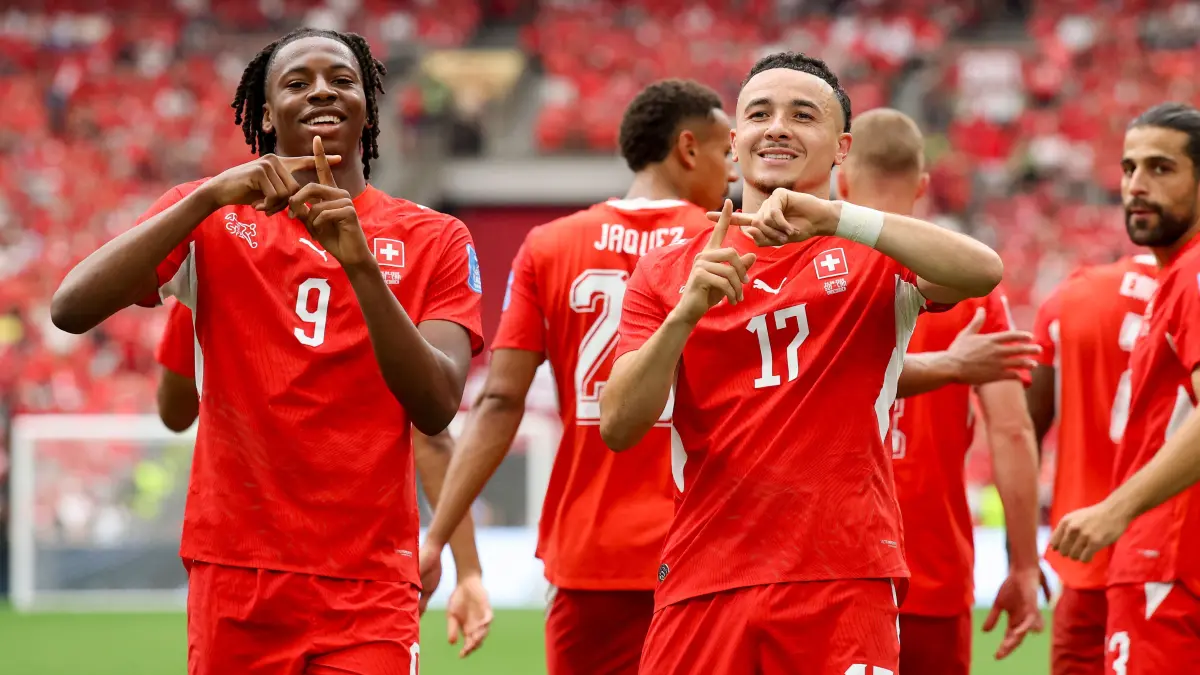Switzerland v Canada: Group B - FIFA World Cup 2026: VANCOUVER, BRITISH COLUMBIA - JUNE 24: Ruben Vargas #17 of Switzerland celebrates with teammate Johan Manzambi #9 scoring his team's first goal during the FIFA World Cup 2026 Group B match between Switzerland and Canada at BC Place Vancouver on June 24, 2026 in Vancouver, British Columbia. Alex Grimm/Getty Images/AFP (Photo by ALEX GRIMM / GETTY IMAGES NORTH AMERICA / Getty Images via AFP)