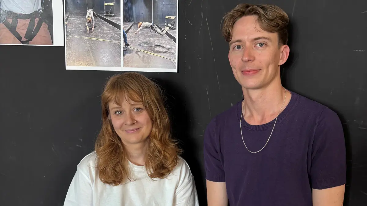 Probenstart am Theater Ulm für die neue Intendantin Greta Calinescu: Sie inszeniert "Spaceman" mit Vincent Furrer.