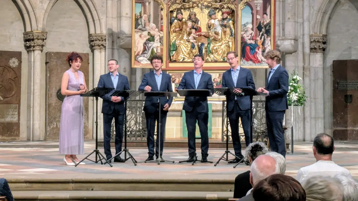 Gut aufgestellt: Singer Pur im Chorraum des Ulmer Münsters.