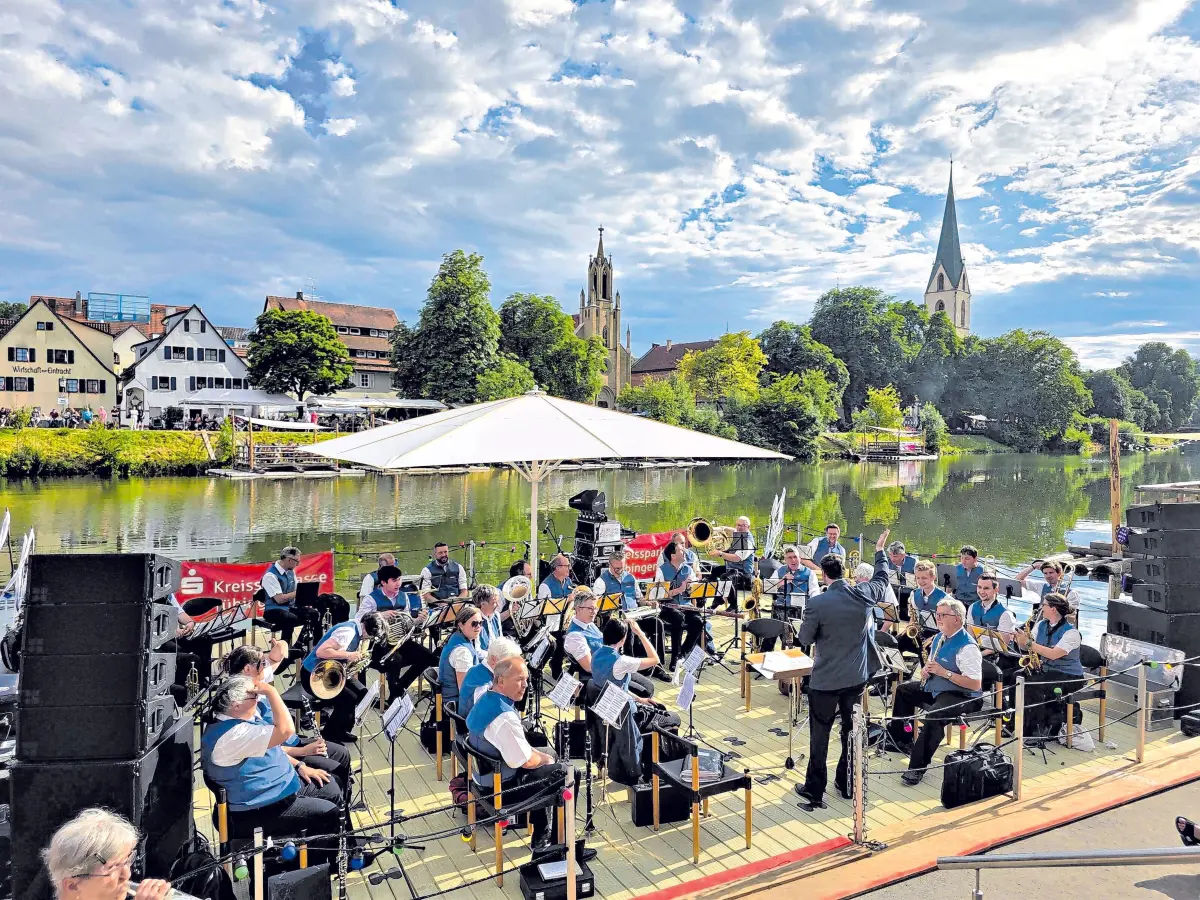 Die Stadtkapelle eröffnet traditionell das Neckarfest, so auch in diesem Jahr.⇥Foto: WTG