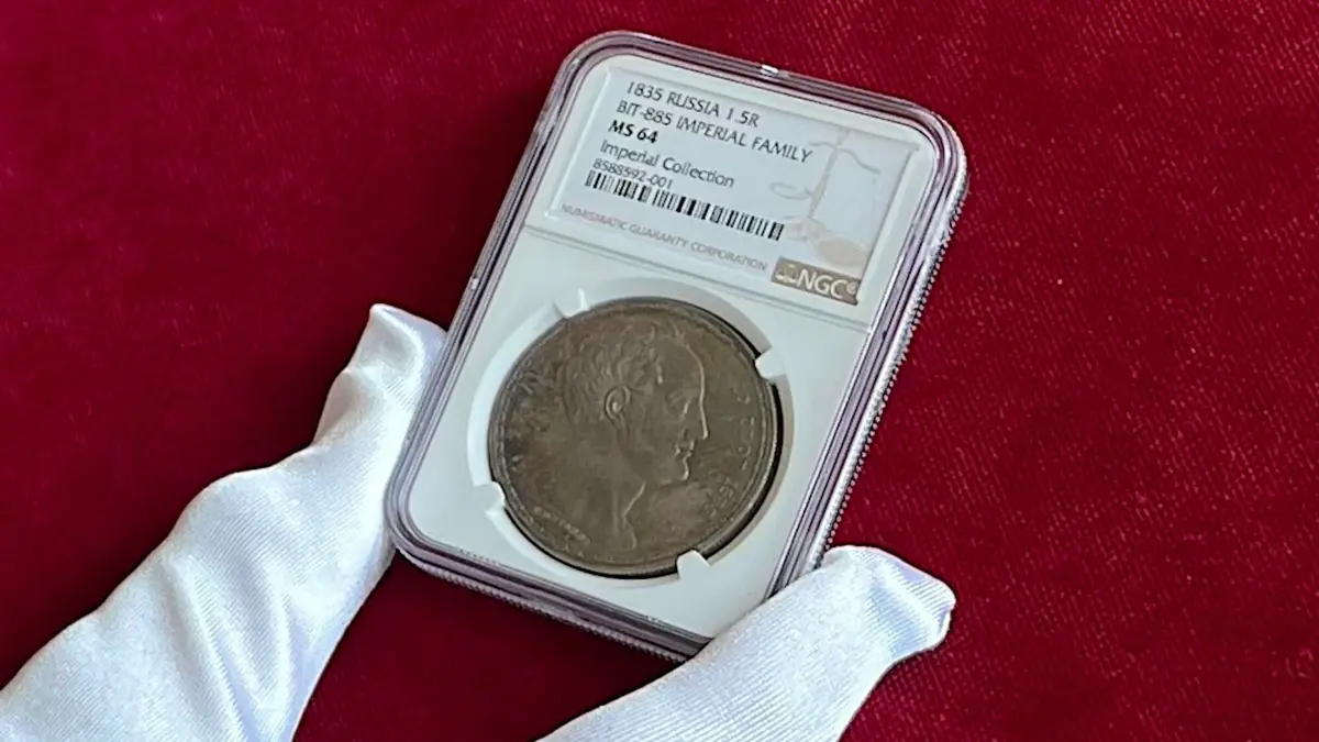 Münze aus Hohenzollern-Sammlung für 700.000 Euro versteigert: HANDOUT - 23.06.2026, Niedersachsen, Osnabrück: Eine Münze aus der kaiserlichen Münzsammlung aus dem Hause Hohenzollern ist für 700.000 Euro versteigert worden. Es handelt sich um den sogenannten russischen Familienrubel aus dem Besitz Friedrich Wilhelms IV. Foto: Annika Wagner/konsequent/dpa - ACHTUNG: Nur zur redaktionellen Verwendung im Zusammenhang mit der aktuellen Berichterstattung und nur mit vollständiger Nennung des vorstehenden Credits +++ dpa-Bildfunk +++