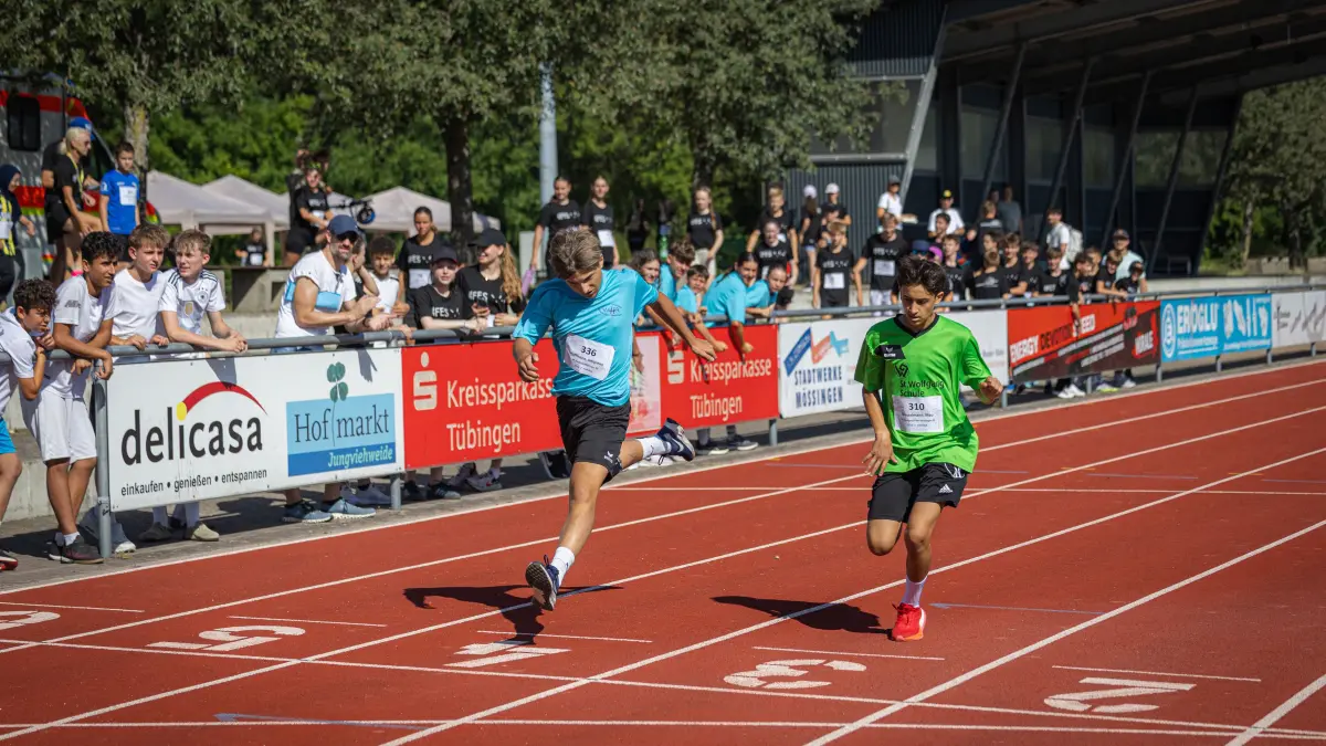 Themenbilder: Jugend trainiert fuer Olympia Leichtathletik der Gemeinschaftsschulen im Kreis Tuebingen, Moessingen, 25.06.2026,: Themenbilder: Jugend trainiert fuer Olympia Leichtathletik der Gemeinschaftsschulen im Kreis Tuebingen, Moessingen, 25.06.2026, U16 Maennlich 800m
Foto: DROFITSCH/EIBNER