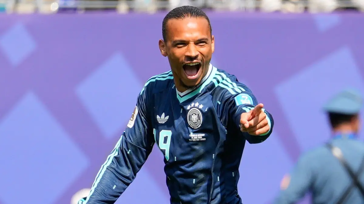 WM 2026 - Ecuador - Deutschland: 25.06.2026, USA, East Rutherford: Fußball, Männer, WM 2026, Ecuador - Deutschland, Vorrunde, Gruppe E, Spieltag 3, New York -New Jersey -Stadion, Deutschland Leroy Sané jubelt nach dem ersten Tor zum 0:1. Foto: Yuki Iwamura/AP/dpa +++ dpa-Bildfunk +++