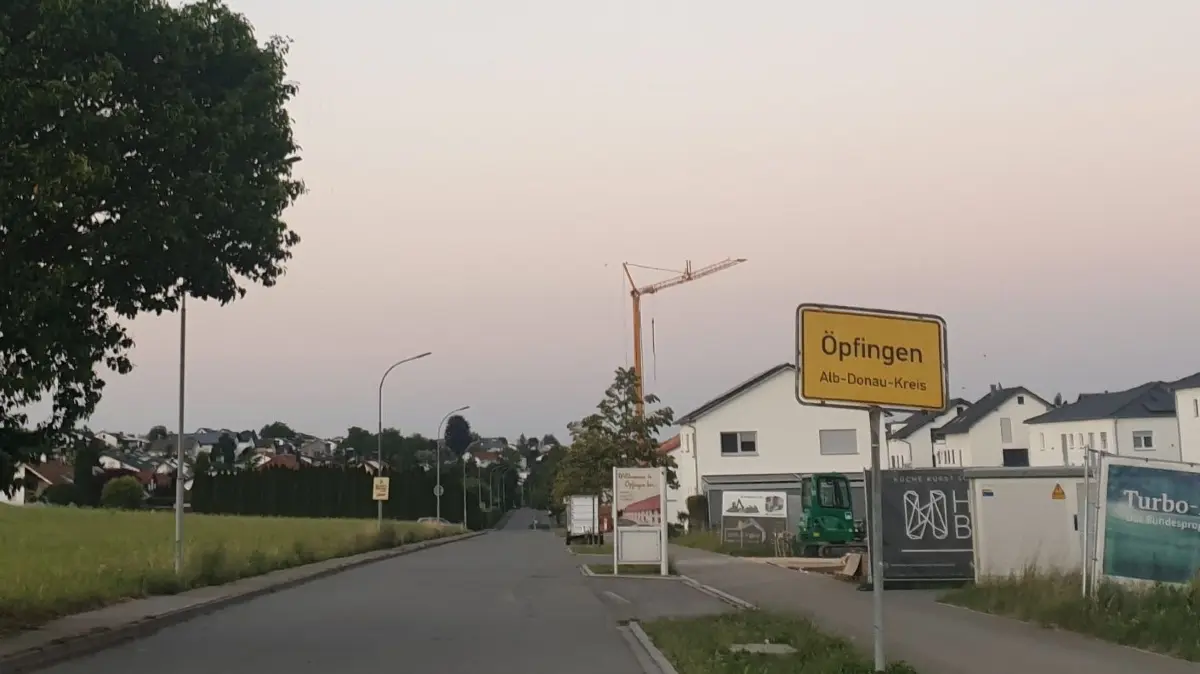 Gemeinde Öpfingen, Ortsschild