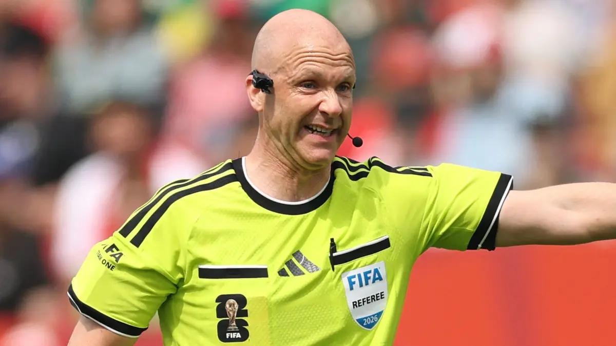 Senegal v Iraq: Group I - FIFA World Cup 2026: TORONTO, ONTARIO - JUNE 26: Referee Anthony Taylor looks on during the FIFA World Cup 2026 Group I match between Senegal and Iraq at Toronto Stadium on June 26, 2026 in Toronto, Ontario. Megan Briggs/Getty Images/AFP (Photo by Megan Briggs / GETTY IMAGES NORTH AMERICA / Getty Images via AFP)