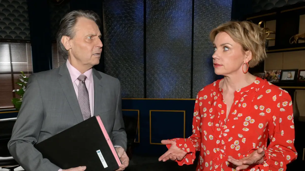 Yvonne (Gisa Zach) will Jo Gerner (Wolfgang Bahro) zurückerobern.