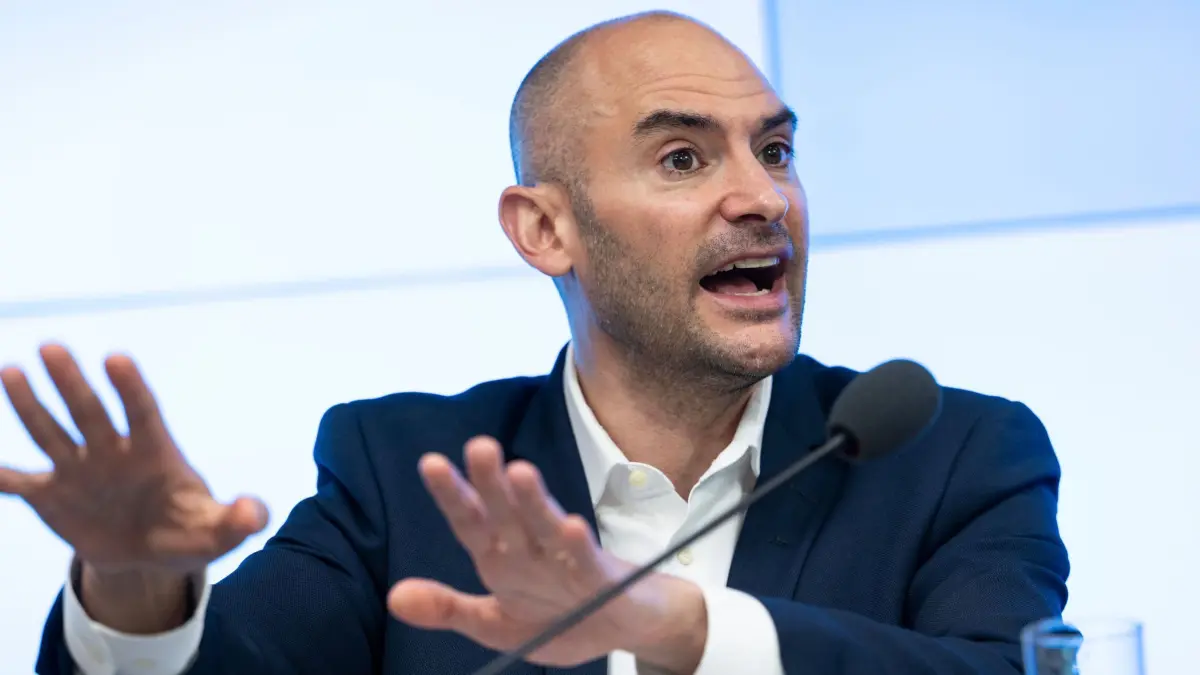 23.06.2026, Baden-Württemberg, Stuttgart: Danyal Bayaz (Bündnis 90/Die Grünen), Finanzminister von Baden-Württemberg, nimmt an einer Landespressekonferenz teil. Foto: Marijan Murat/dpa +++ dpa-Bildfunk +++