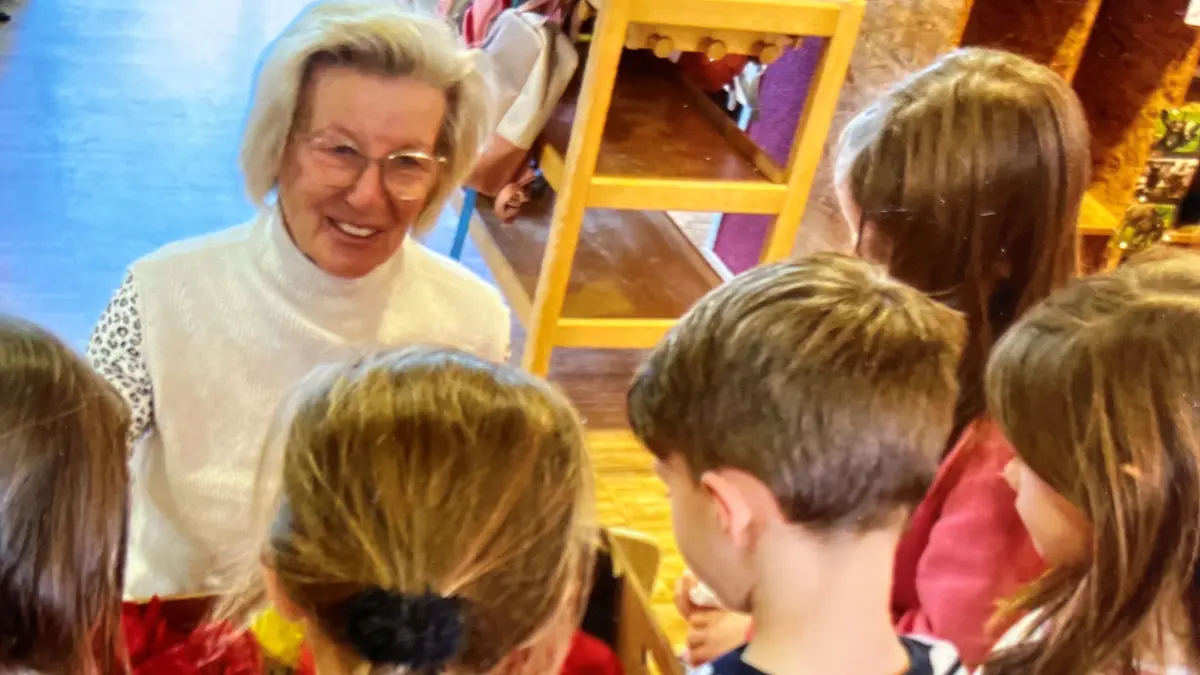 Herta Groß las 20 Jahre lang Vollmaringer Kindergartenkindern vor. Die "Leseoma" geht nun in den Ruhestand.