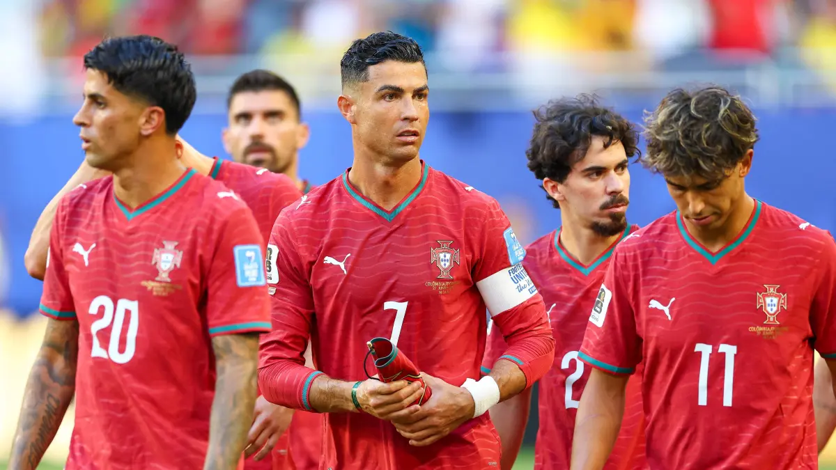 Colombia v Portugal: Group K - FIFA World Cup 2026: MIAMI GARDENS, FLORIDA - JUNE 27: Cristiano Ronaldo #7 and players of Portugal are seen before the FIFA World Cup 2026 Group K match between Colombia and Portugal at Miami Stadium on June 27, 2026 in Miami Gardens, Florida. Robert Cianflone/Getty Images/AFP (Photo by ROBERT CIANFLONE / GETTY IMAGES NORTH AMERICA / Getty Images via AFP)