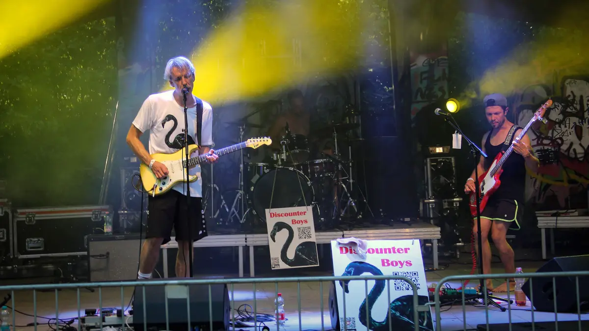 Neckarfest, Die Discounter Boys legten im Musikpavillon im Schänzle los.