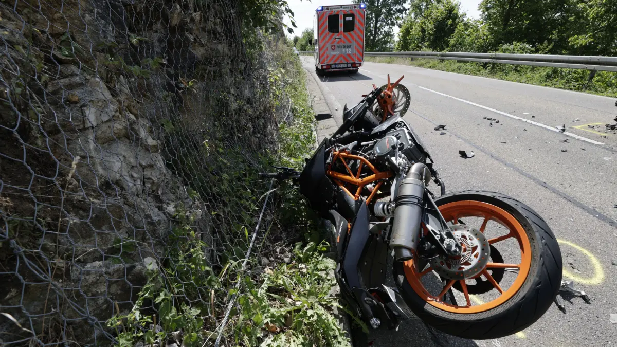 Motorradunfall Weiler Steige BMW KTM Schwer verletzt Hubschrauber
