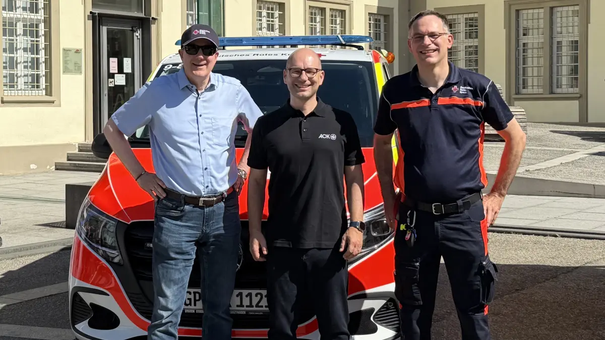 Alexander Sparhuber, Ronny Biele und Andreas Bachmann von den Rettungsdiensten.